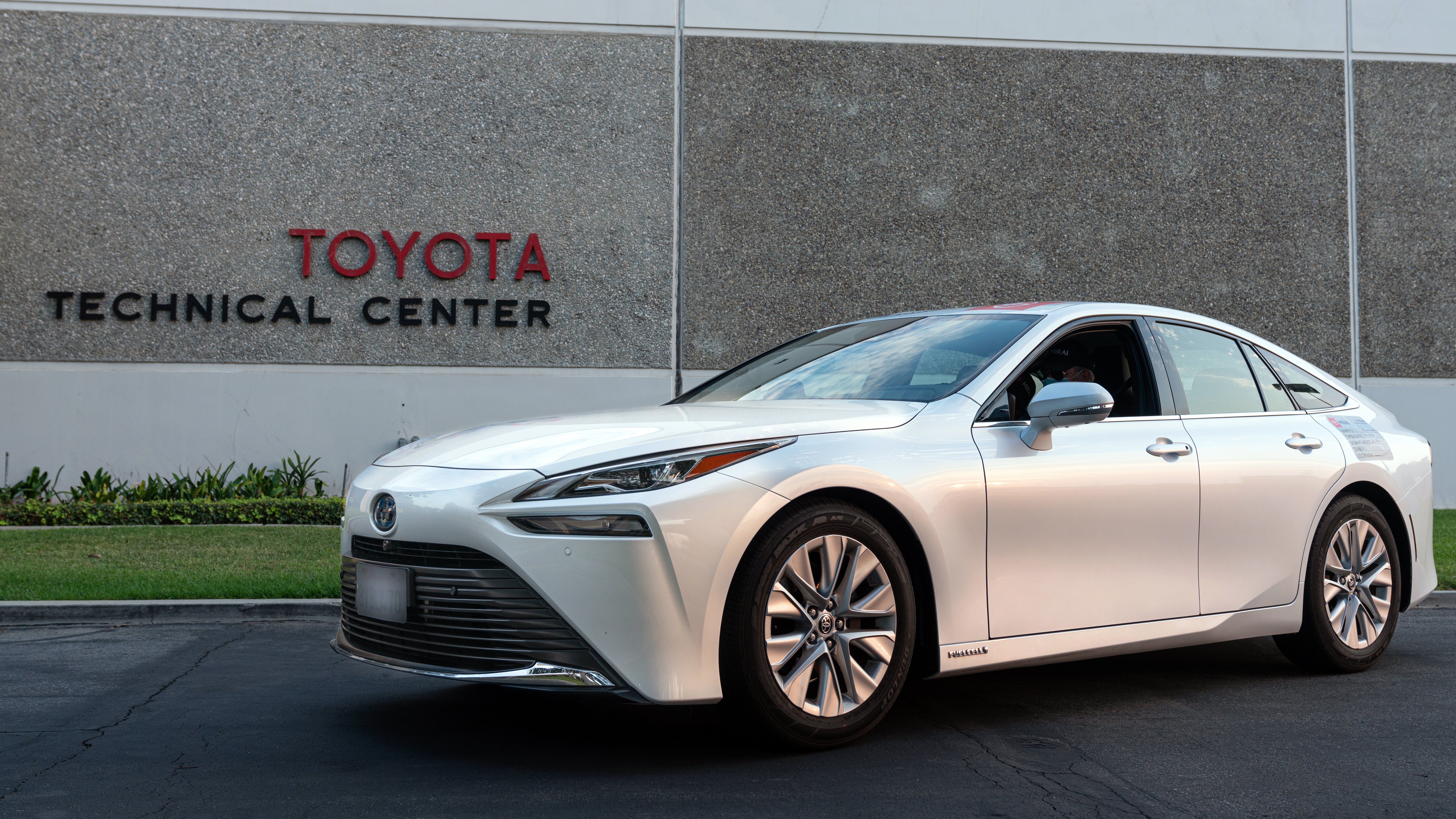 Mirai Toyota Mirai Sets GUINNESS WORLD RECORDS™ Title with 1,360km