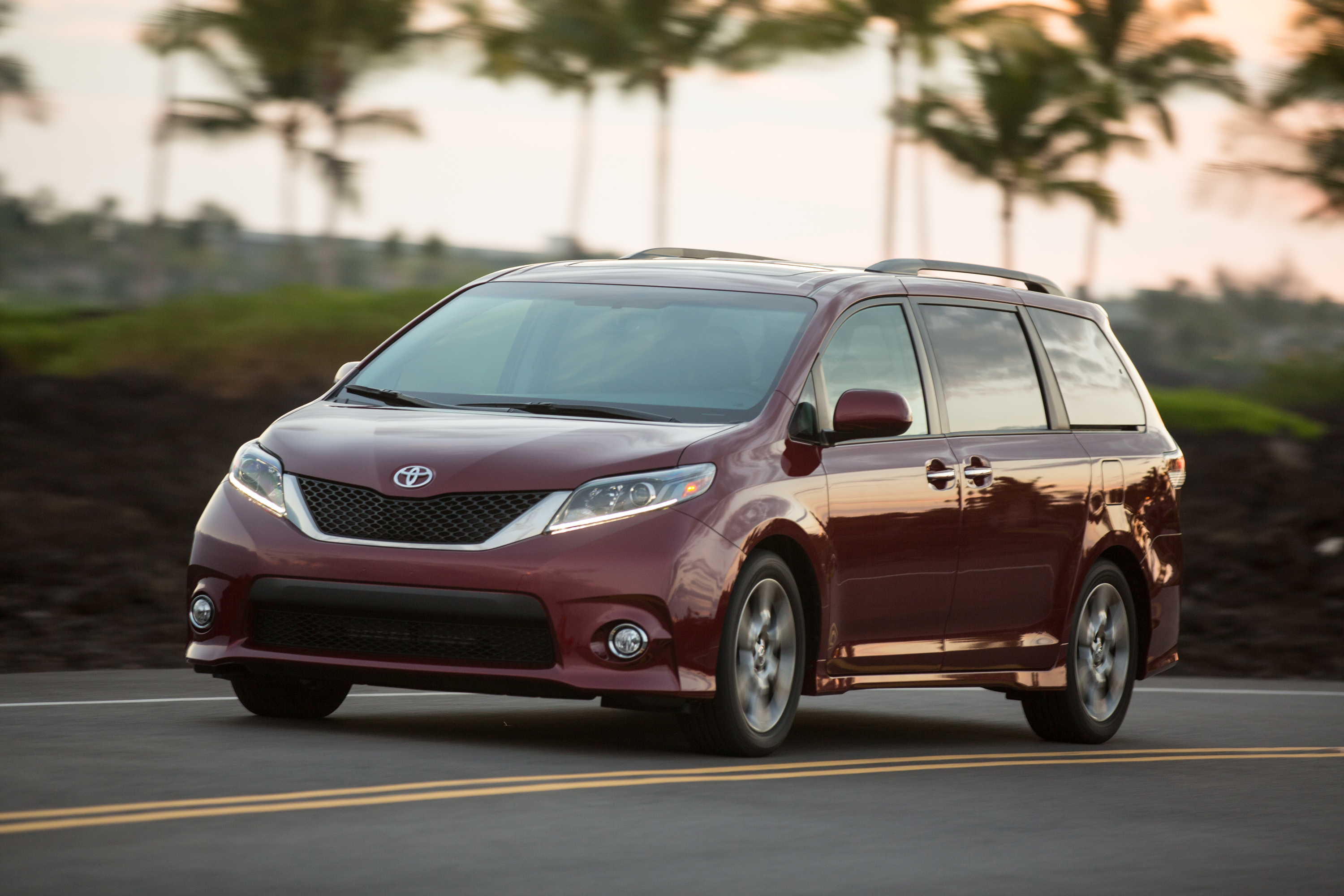 2017 sales toyota minivan